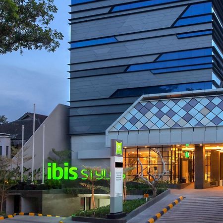 Ibis Styles Medan Pattimura Экстерьер фото