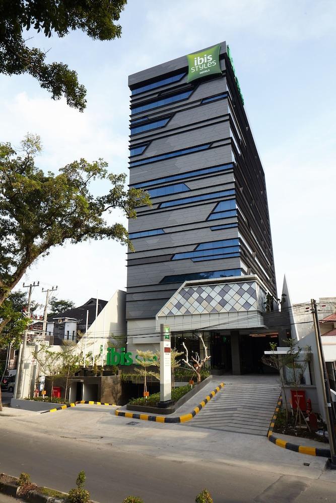 Ibis Styles Medan Pattimura Экстерьер фото