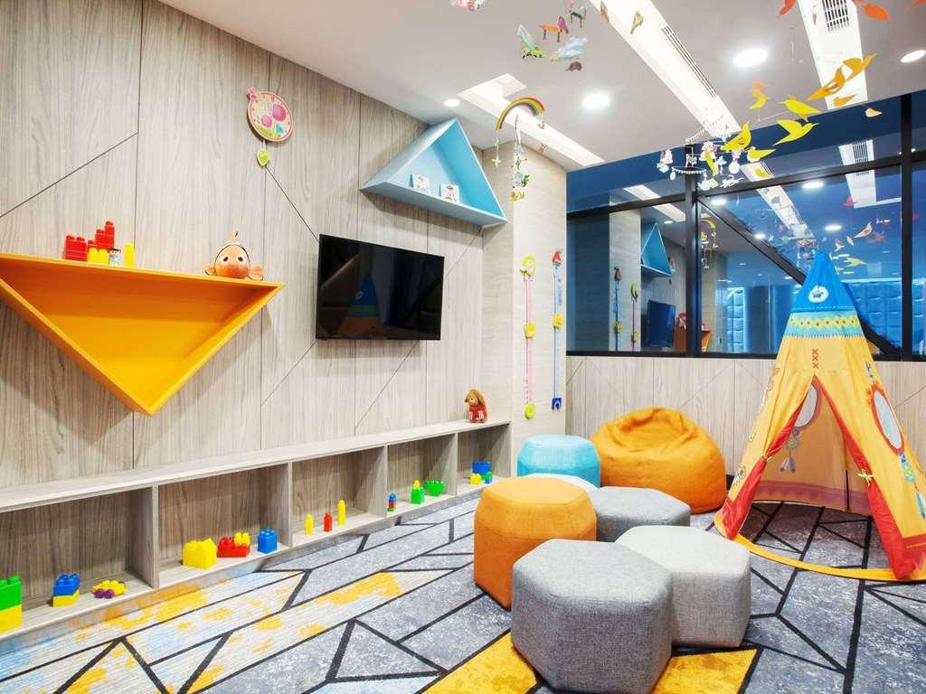 Ibis Styles Medan Pattimura Экстерьер фото