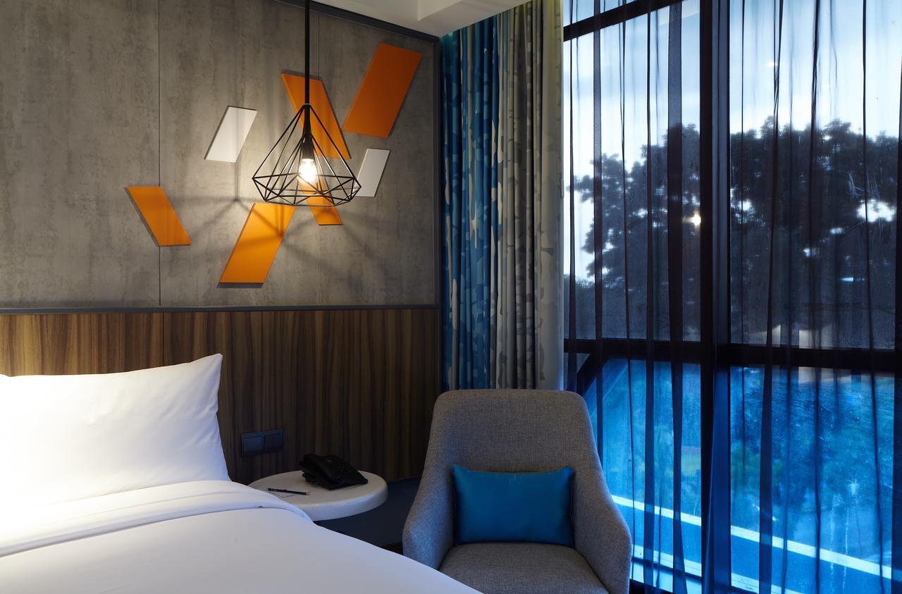 Ibis Styles Medan Pattimura Экстерьер фото